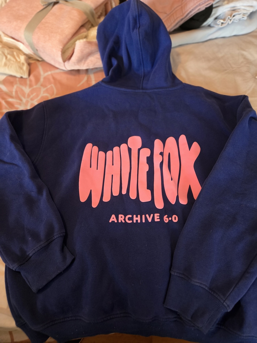 White Fox  Navy and Pink Hoodie Archive 6.0 Women Sz. L/XL Sweatshirt